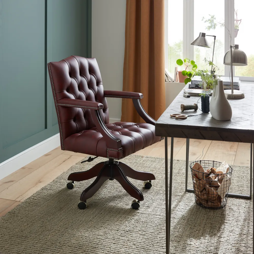 Gainsborough Swivel Chair - Chesterfield Chairs from Sofas by Saxon UK