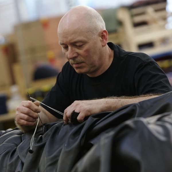 Keeping Tradition Alive
For over forty years, our sofas have been made the same careful way, by hand, by heart, and with a respect for craft passed through generations.