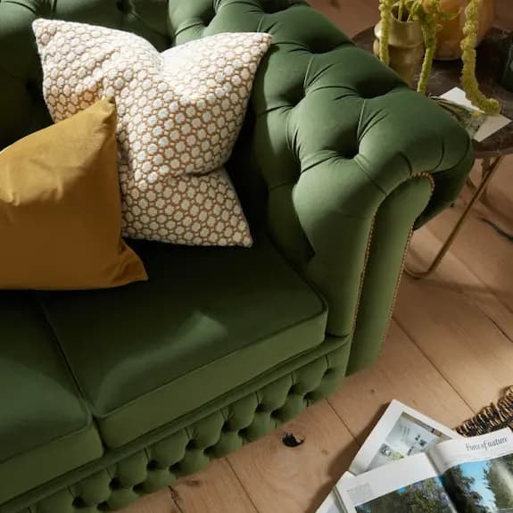 Materials Chosen to Last
From Italian leathers to premium fabrics and solid hardwood frames, every material is selected for beauty, strength, and long-term comfort.
